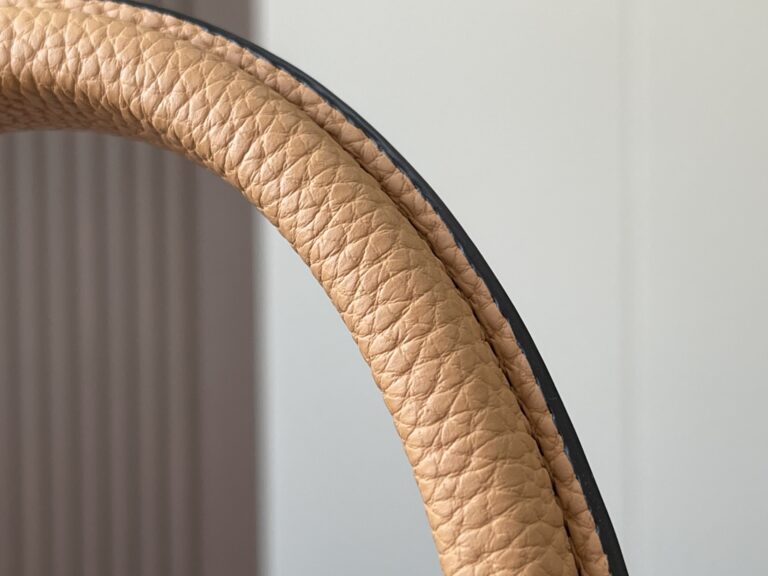 Louis Vuitton Capucines Mm Black 32Cm M59466 - Image 8