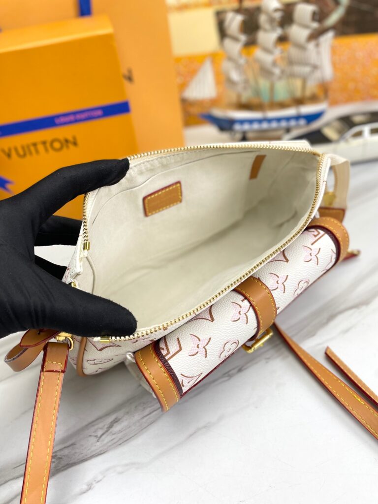 Louis Vuitton Maxi Multi Pochette Accessoires Beige 27Cm M20920 - Image 3