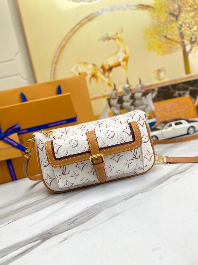 Louis Vuitton Maxi Multi Pochette Accessoires Beige 27Cm M20920 - Image 2