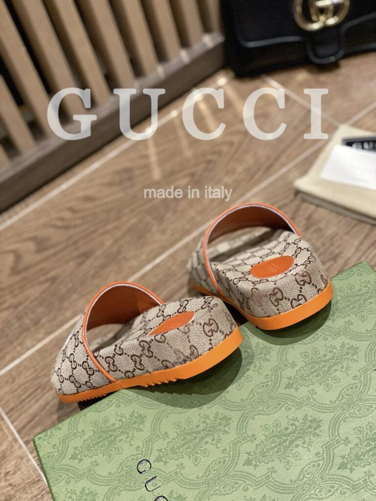 Gucci X The North Face Women'S Slides Beige And Orange  6799472Hkm09770 - Image 5