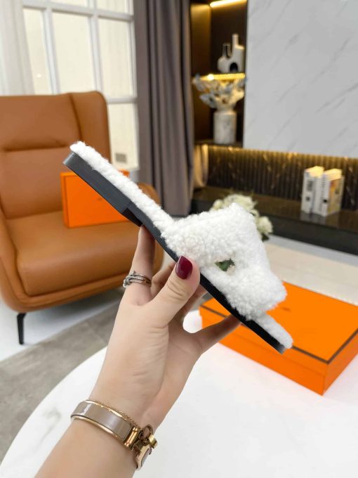Hermes Shearling Oran White Slipper Sandals - Image 7