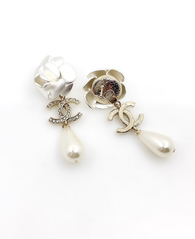 Chanel Pearl Earrings - Image 3