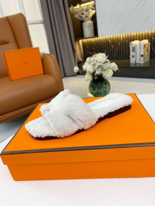 Hermes Shearling Oran White Slipper Sandals - Image 6