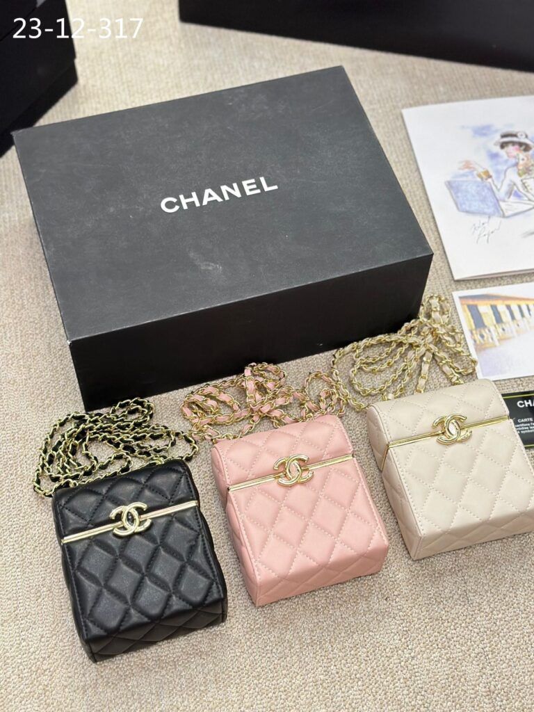 Chanel Small Box With Chain Gold Hardware Beige 13Cm - Image 3