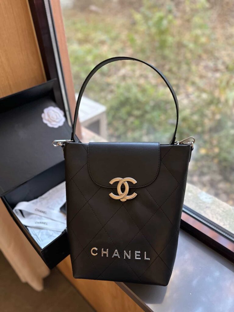 Chanel Bucket Bag Black 22Cm - Image 7