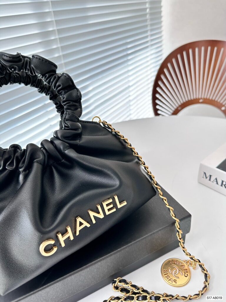 Chanel Bucket Bag With Circle Top Handle Black 20Cm - Image 6