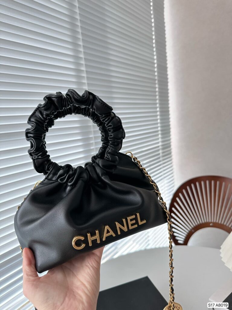 Chanel Bucket Bag With Circle Top Handle Black 20Cm - Image 7