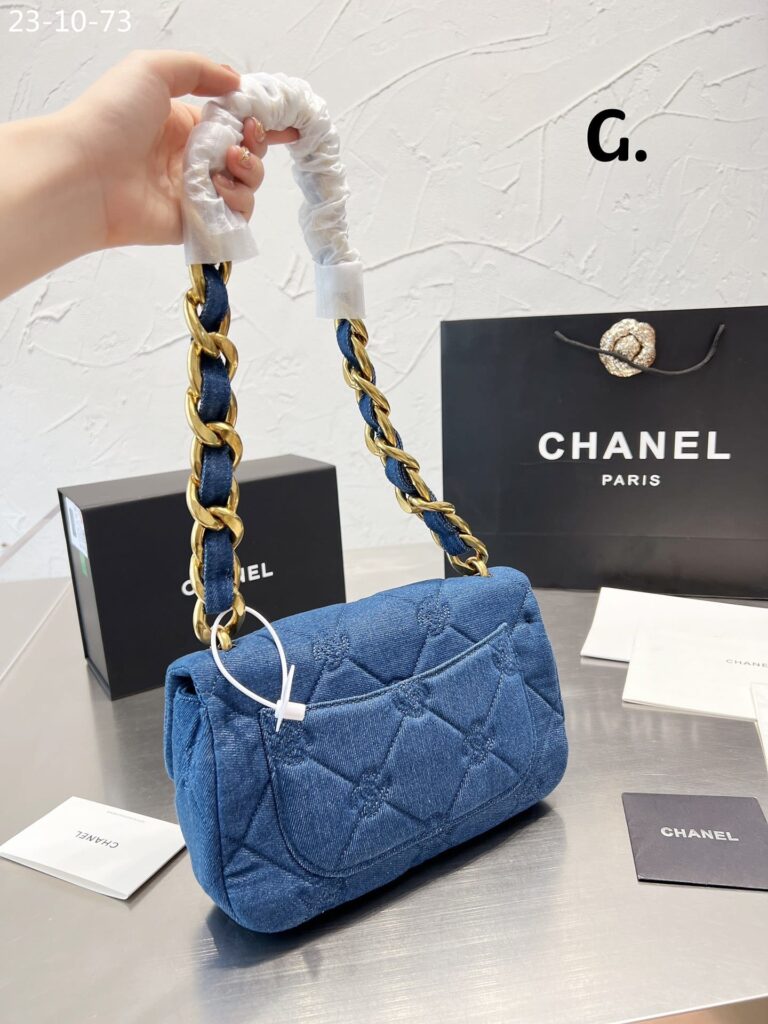 Chanel Cc Quilted Denim Medium Flap Bag Blue 24Cm - Image 3