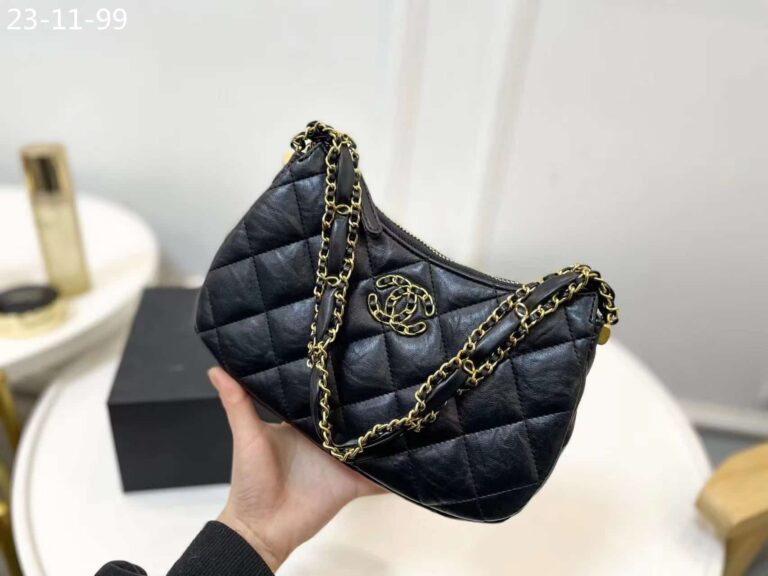 Chanel Hobo Handbag Aged Calfskin Black 24Cm - Image 2