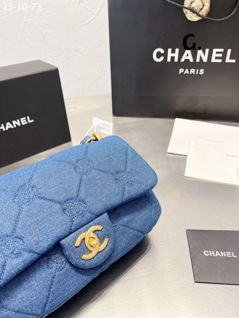 Chanel Cc Quilted Denim Medium Flap Bag Blue 24Cm - Image 4