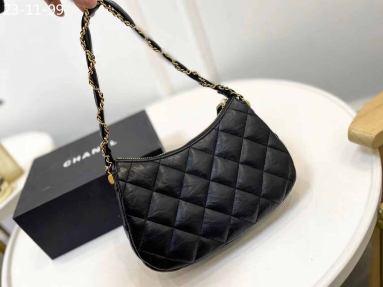 Chanel Hobo Handbag Aged Calfskin Black 24Cm - Image 3