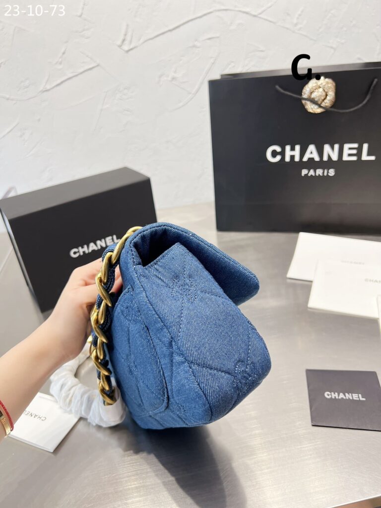 Chanel Cc Quilted Denim Medium Flap Bag Blue 24Cm - Image 5