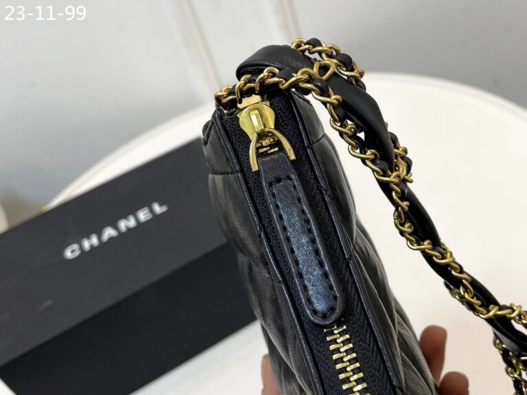 Chanel Hobo Handbag Aged Calfskin Black 24Cm - Image 5