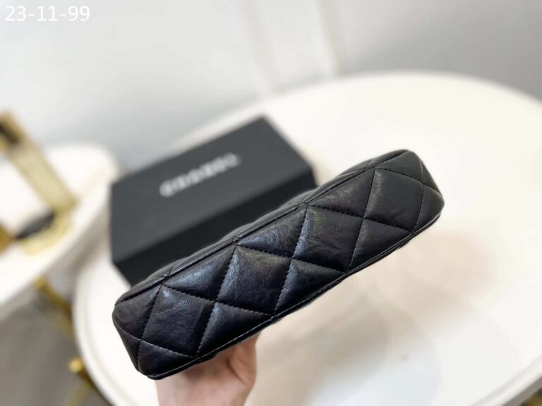 Chanel Hobo Handbag Aged Calfskin Black 24Cm - Image 6