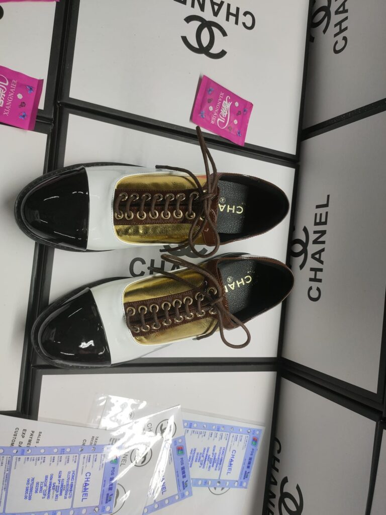 Chanel Uniform Cc Logo Oxford Derby Cap Toe Black Leather Shoes - Image 8