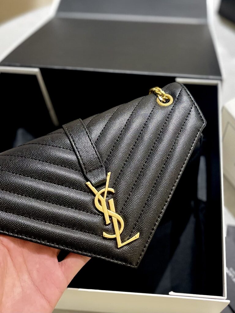 Saint Laurent Cassandre Matelassé Envelope Chain Wallet In Grain De Poudre Embossed Leather 695108Bow011000 - Image 2