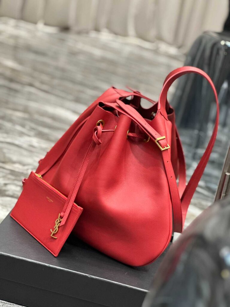 Saint Laurent Paris Vii Large Flat Hobo Bag In Smooth Leather Bag Red - Image 9