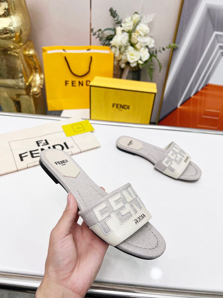 Fendi Signature Canvas Leather Slides White 8R8337Ajzuf1Hhl - Image 8