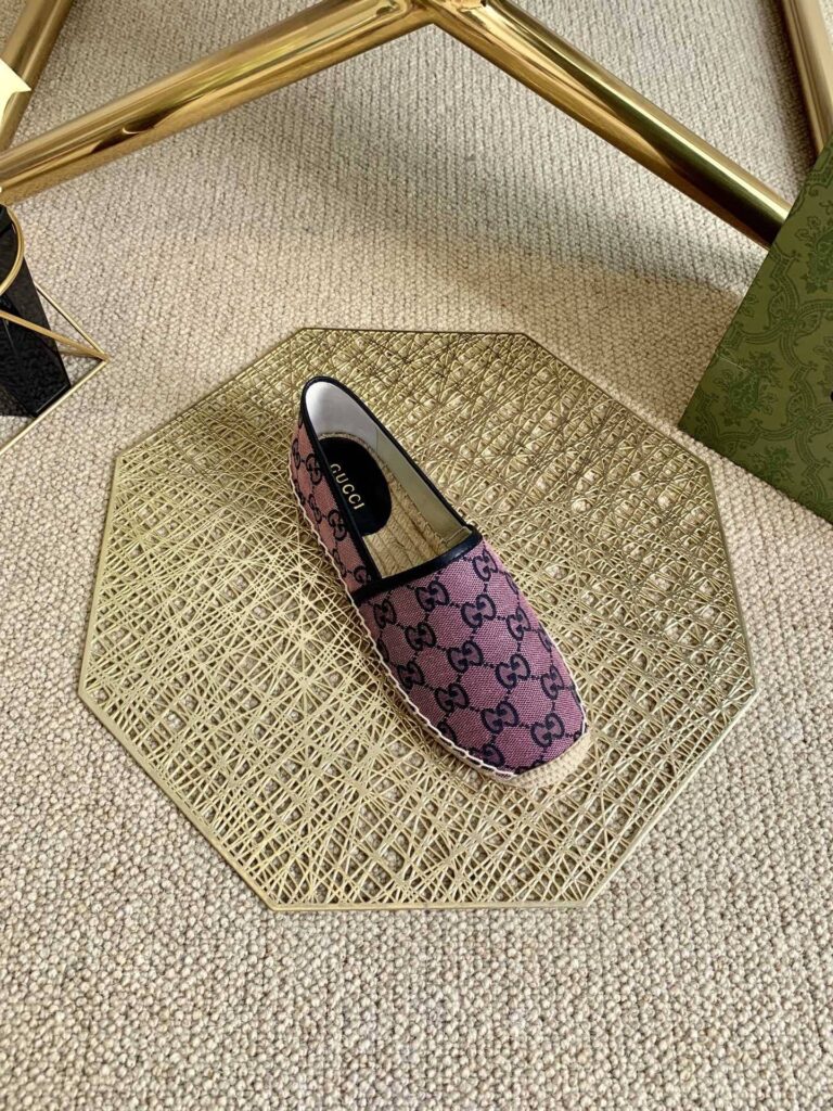 Gucci Women's Espadrille Pink Sandal - Image 4