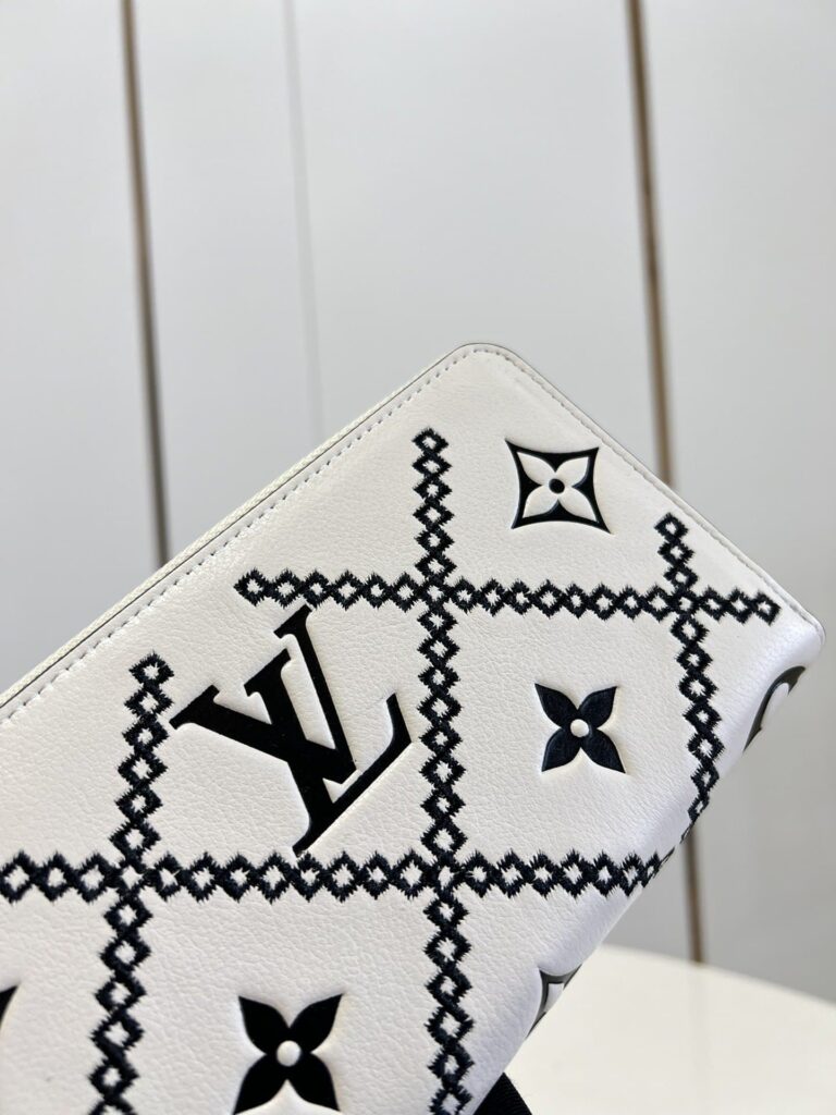 Louis Vuitton Zippy Wallet Beige M81138 - Image 3