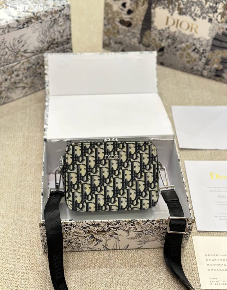 Dior Pouch With Shoulder Strap Beige And Black Oblique Jacquard 17Cm - Image 2