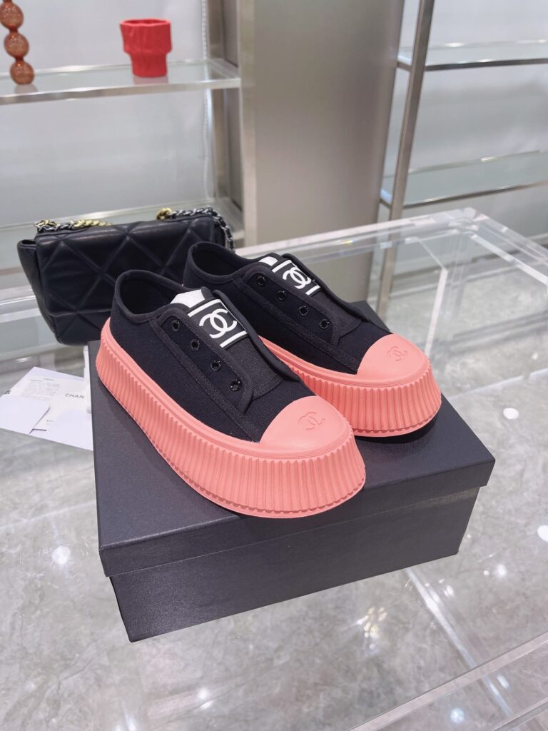 Chanel Cc Cap Toe Sneaker Black And Pink - Image 8