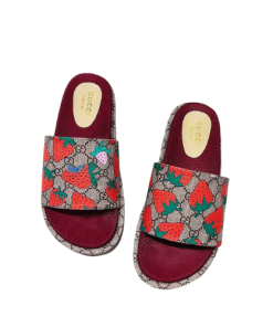 Gucci Women'S Gg Slide Sandal With Strawberry
