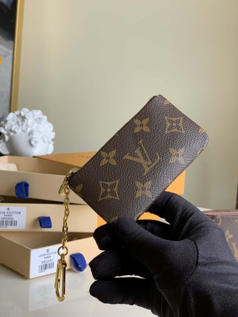 Louis Vuitton Monogram Key Pouch M62650 - Image 9