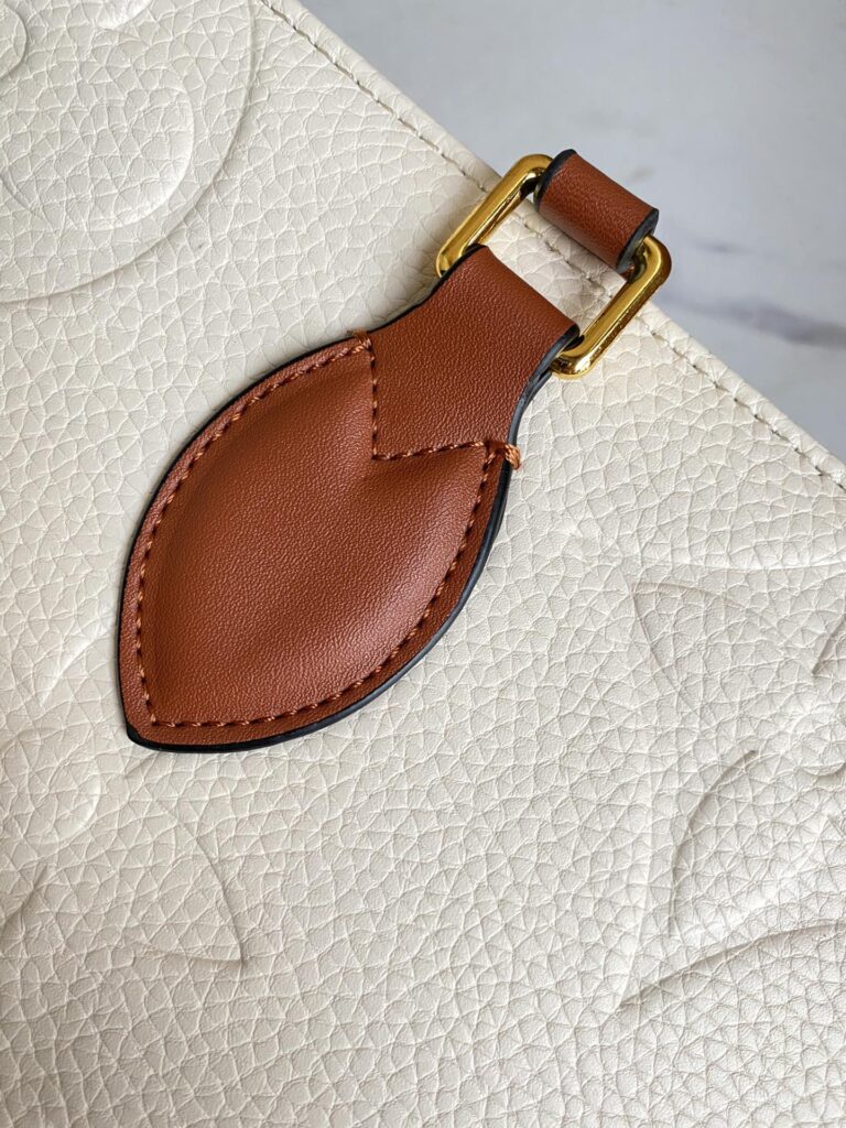 Louis Vuitton Onthego Mm White Bag 35Cm M44558 - Image 9