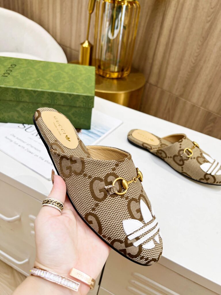 Gucci X Adidas Women'S Trefoil Slipper Gg Canvas Beige - Image 9