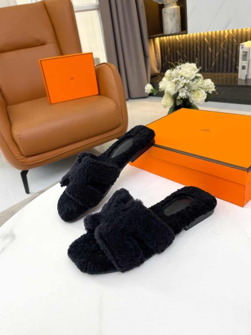 Hermes Shearling Oran Black Slipper Sandals - Image 8