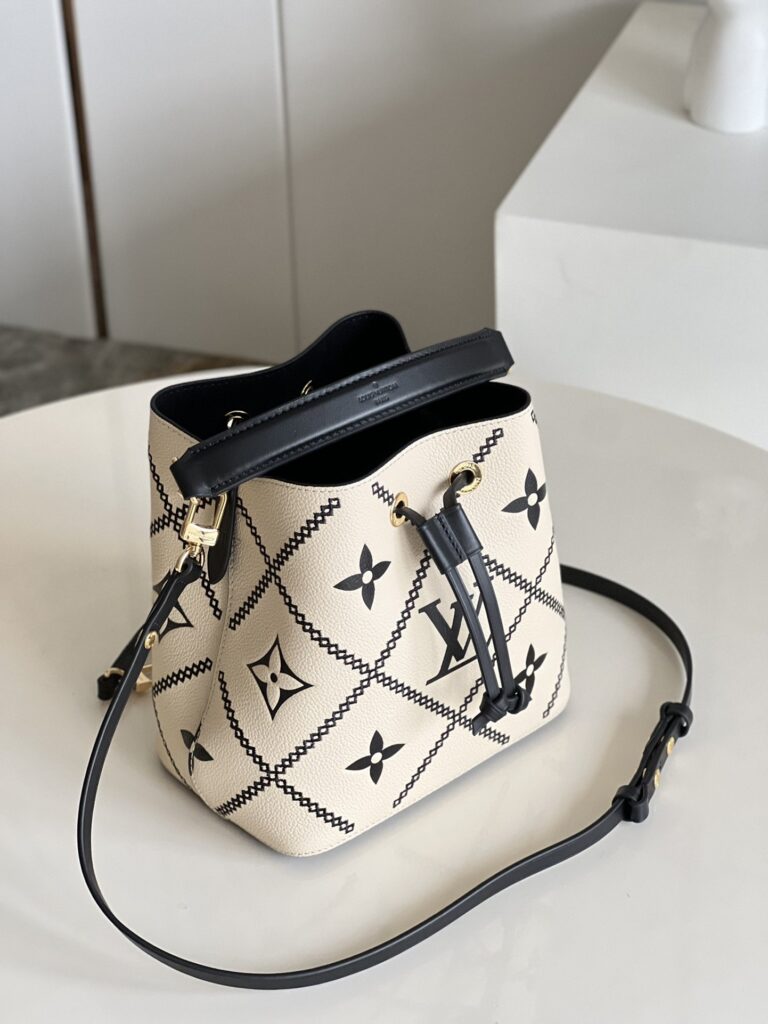 Louis Vuitton Néonoé Mm 26Cm Cream M46023 - Image 4