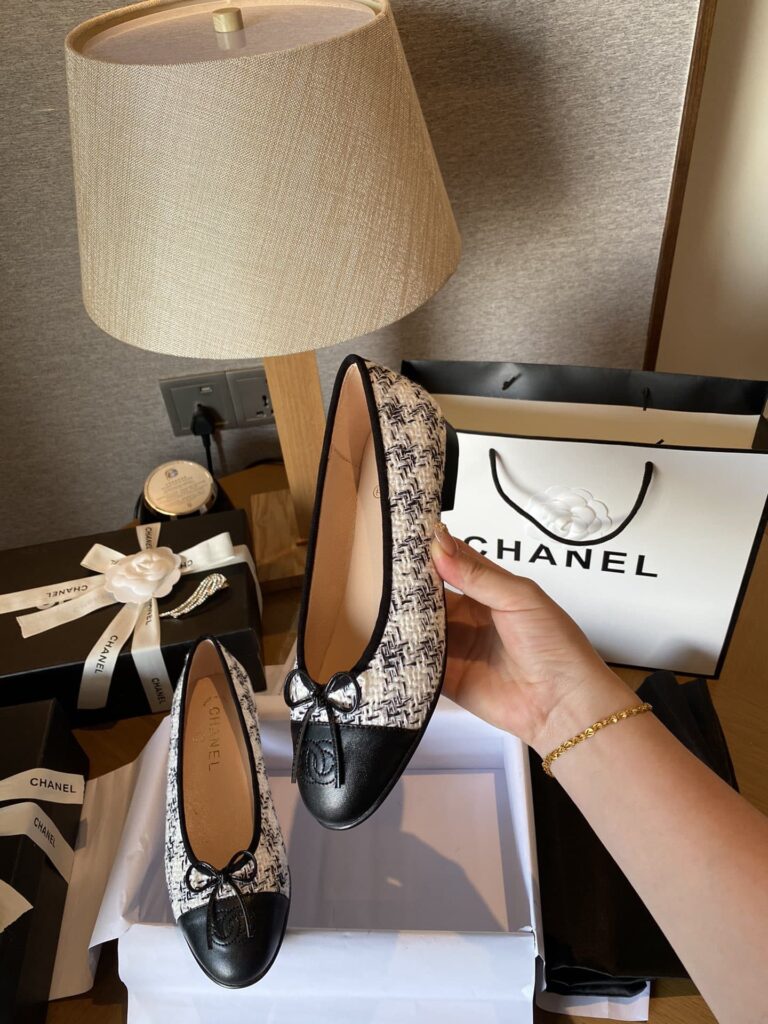 Chanel Plain Toe Rubber Sole Casual Style Tweed White - Image 7