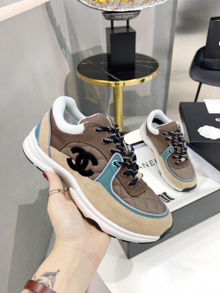 Chanel Cc Logo Low Top Trainer Sneakers Brown And White G38301 Y55434 K3161 - Image 2