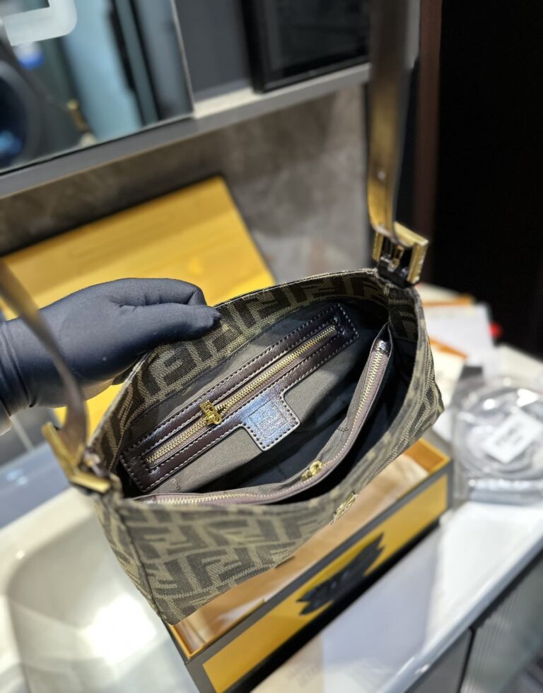 Fendi Zucca Handbag Brown 24Cm - Image 7