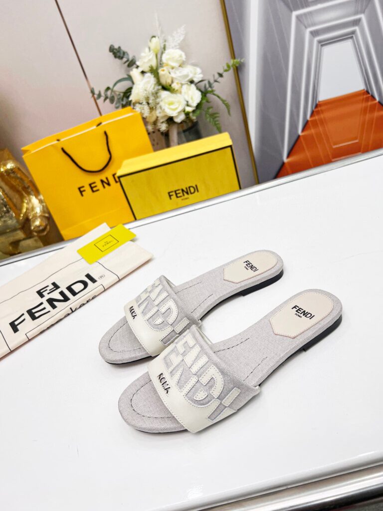Fendi Signature Canvas Leather Slides White 8R8337Ajzuf1Hhl - Image 9