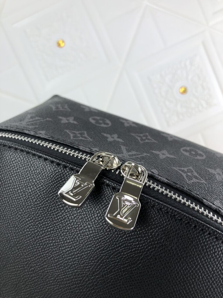 Louis Vuitton Discovery Backpack Pm Black 40Cm M30230 - Image 6