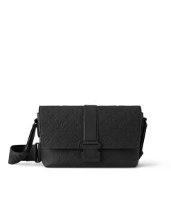 Louis Vuitton S Cape Messenger Black 28Cm M23741