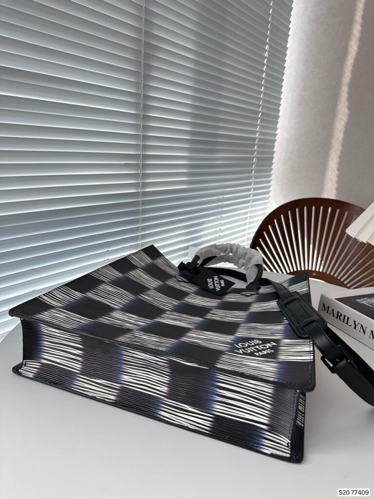 Louis Vuitton Sac Plat Blue 40Cm - Image 5