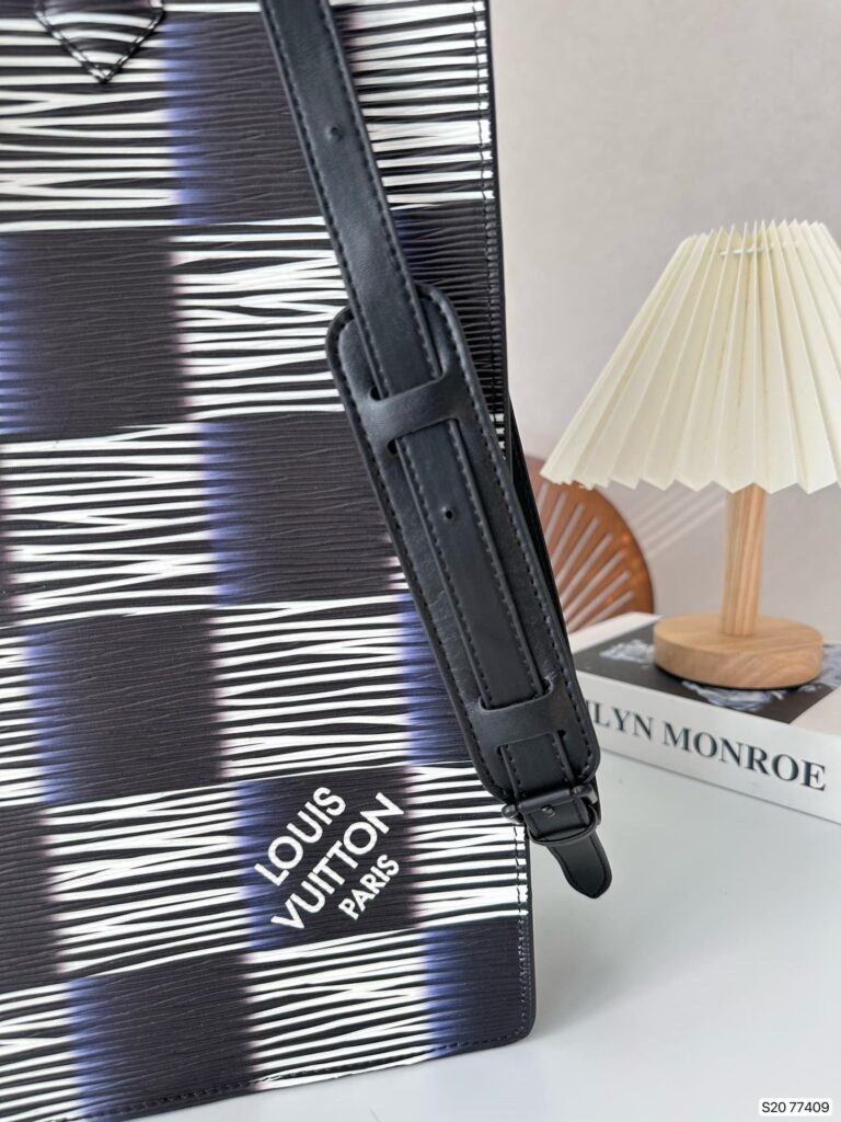 Louis Vuitton Sac Plat Blue 40Cm - Image 6