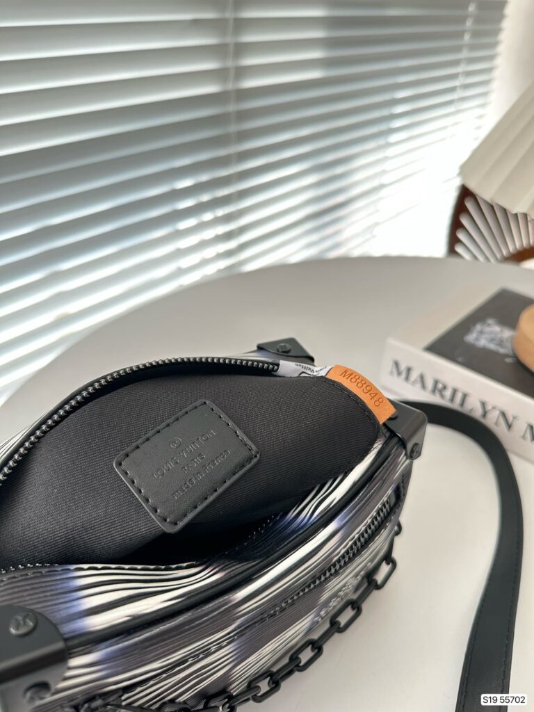 Louis Vuitton Soft Trunk Blue 18Cm M23728 - Image 2