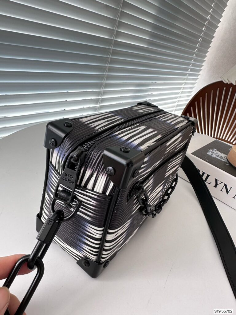 Louis Vuitton Soft Trunk Blue 18Cm M23728 - Image 8