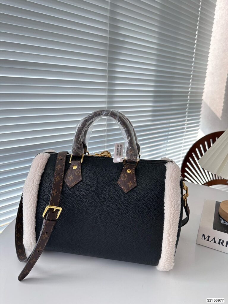 Louis Vuitton Shearling Monogram Speedy Bandouliere Bag Black 30Cm - Image 2