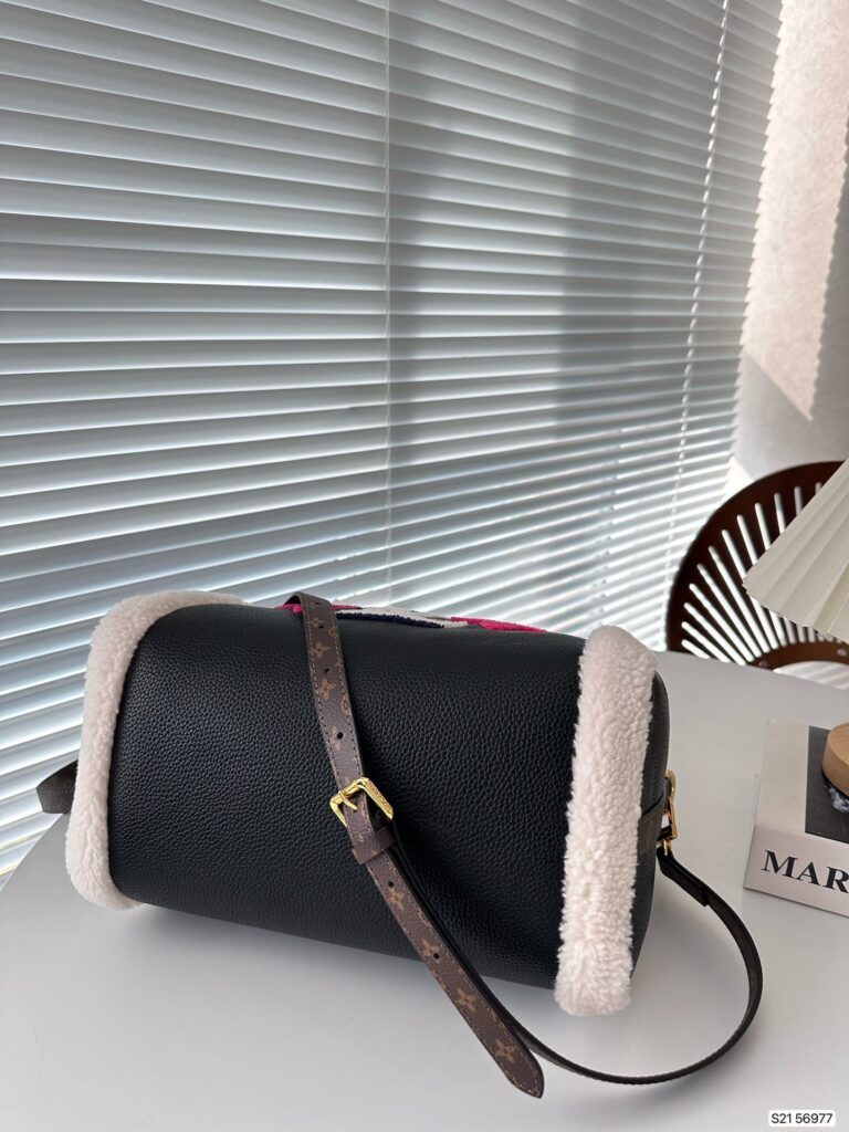 Louis Vuitton Shearling Monogram Speedy Bandouliere Bag Black 30Cm - Image 3