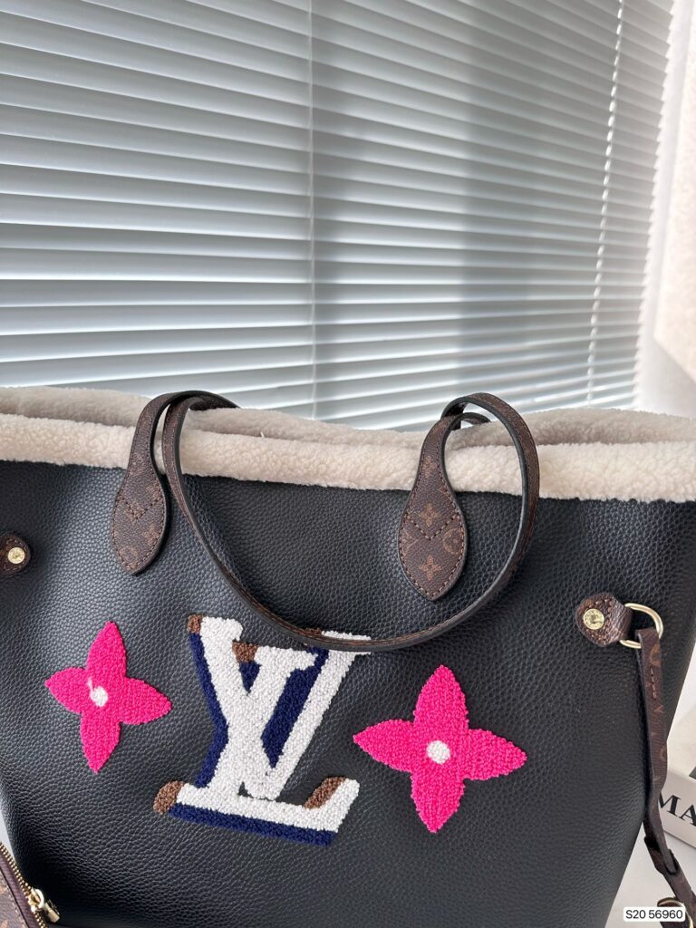 Louis Vuitton Shearling Monogram Neverfull Mm Bag Black 33Cm - Image 2