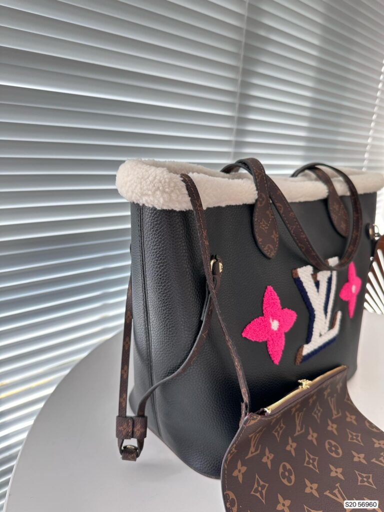 Louis Vuitton Shearling Monogram Neverfull Mm Bag Black 33Cm - Image 3