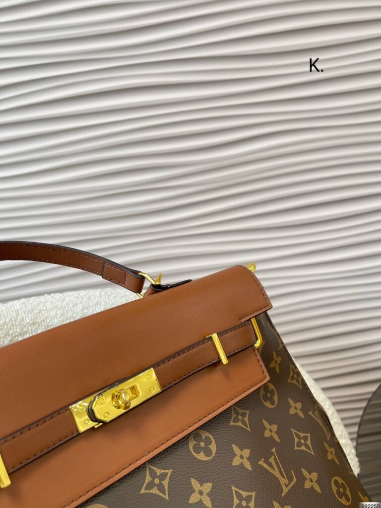 Louis Vuitton Monogram Backpack Brown 29Cm - Image 4