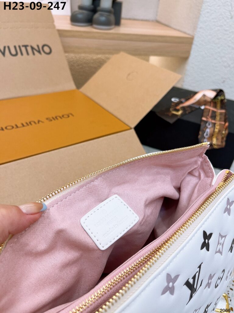 Louis Vuitton Bolso Coussin Pm Monogram White 27Cm - Image 5