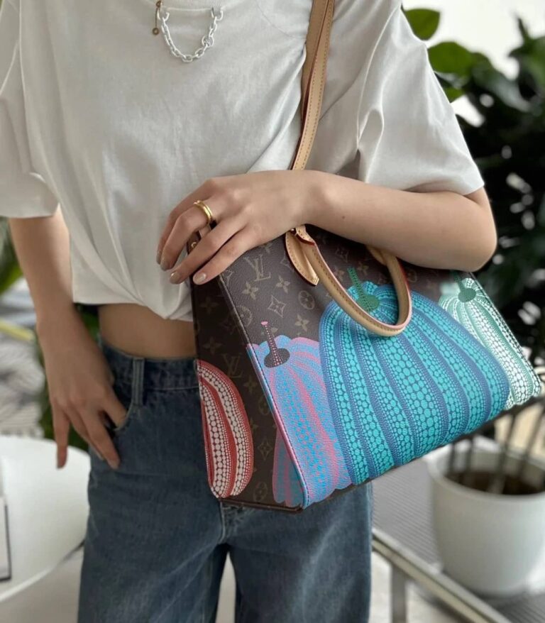 Louis Vuitton X Yk Onthego Bag Blue 34Cm - Image 4