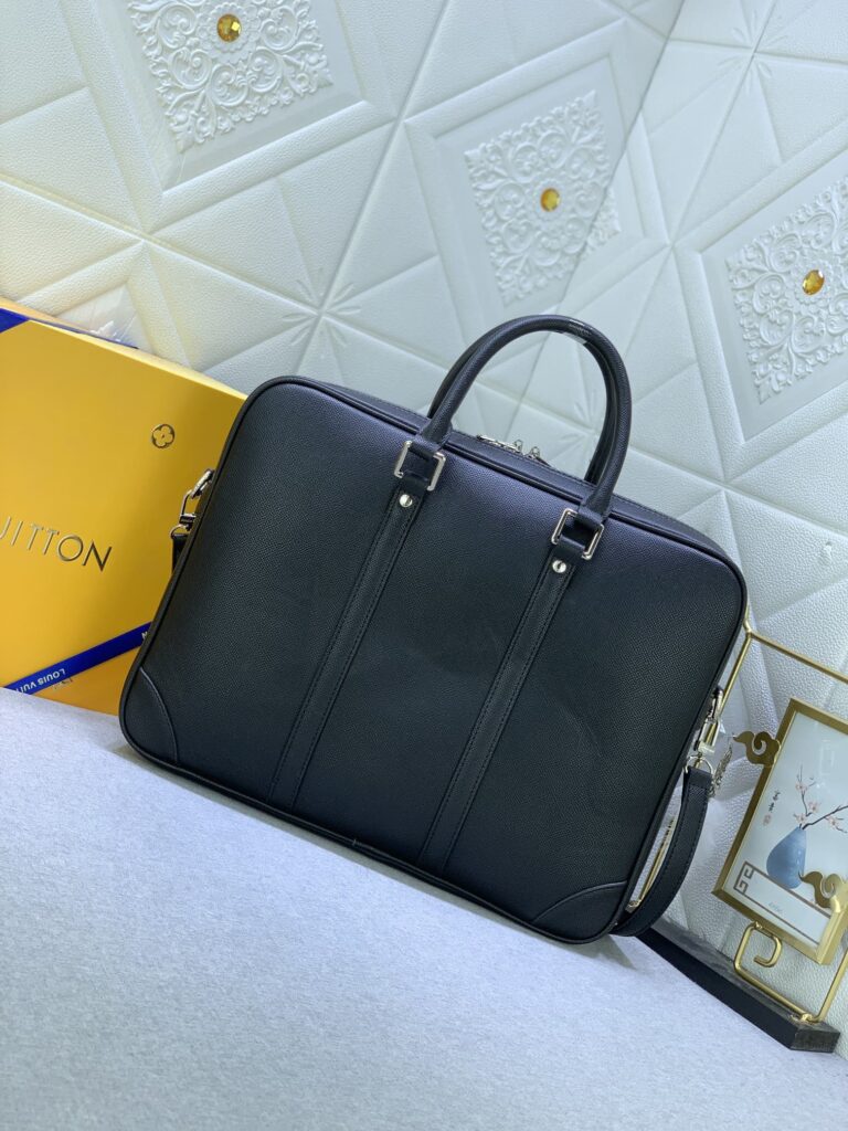 Louis Vuitton Porte Documents Voyage Black 37Cm M30925 - Image 2